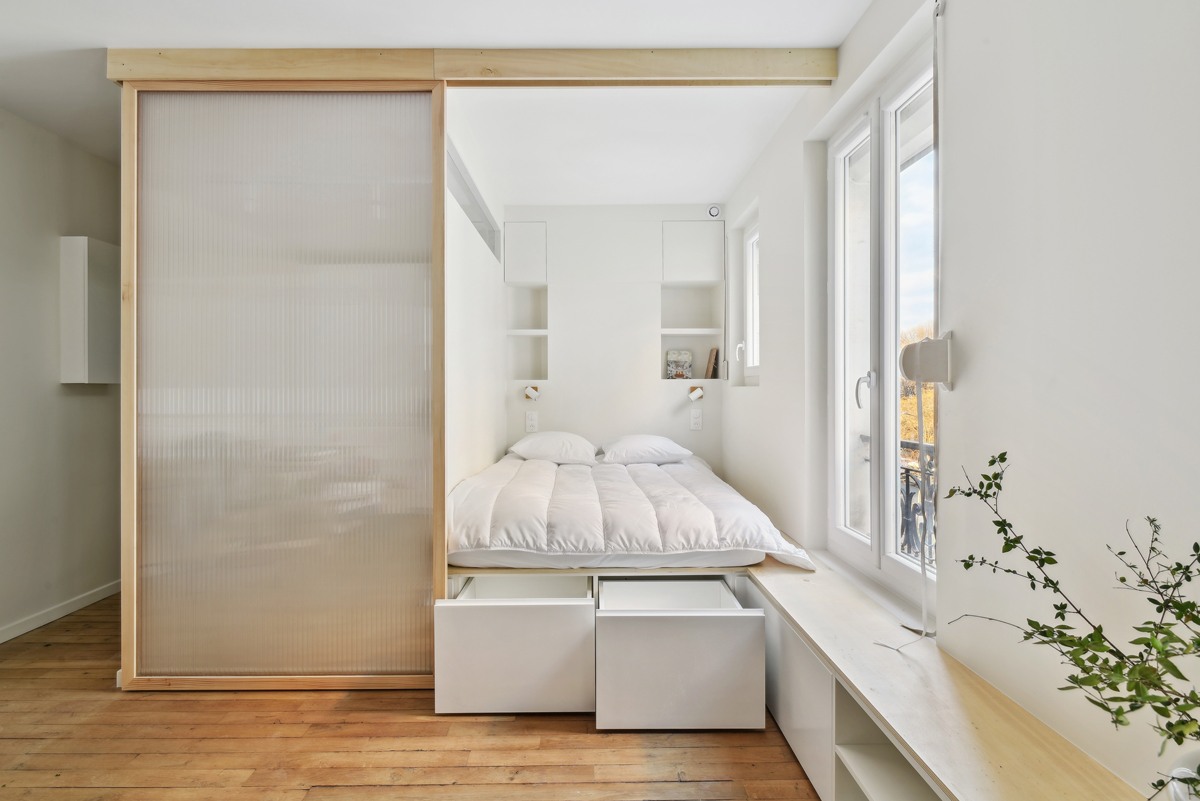 Cum mobilezi un dormitor mic ca să ai spațiu pentru tot ce-ți trebuie
