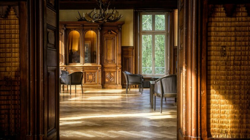 Pardoseala dă tonul amenajării: 5 criterii pentru alegerea soluției potrivite