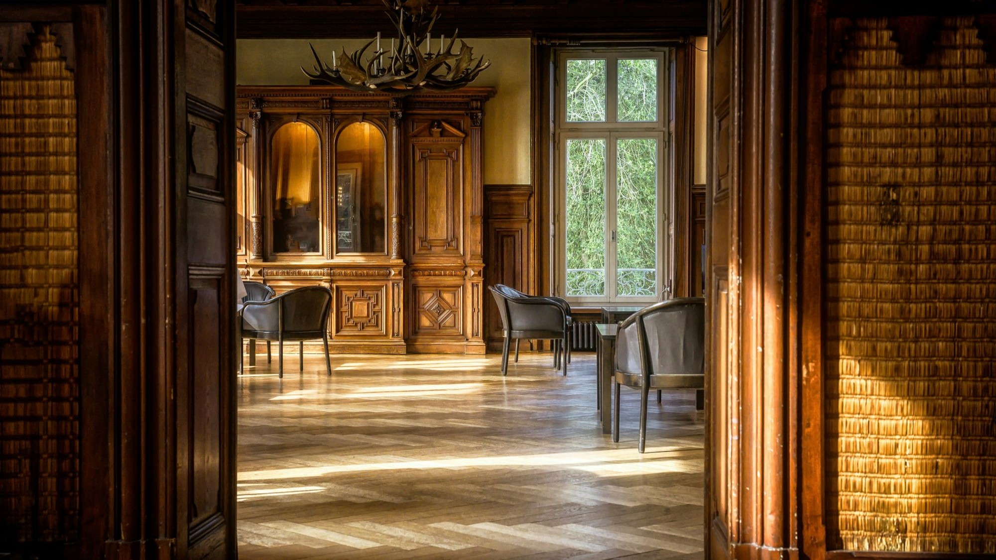 Pardoseala dă tonul amenajării: 5 criterii pentru alegerea soluției potrivite