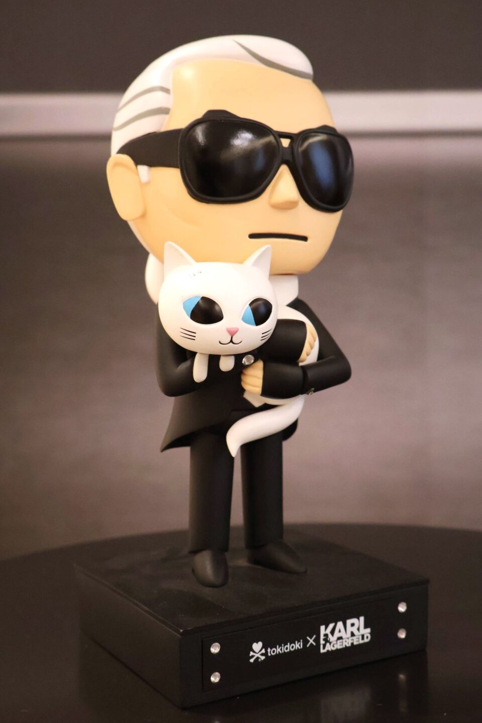 Karl Lagerfeld K-Wellen 