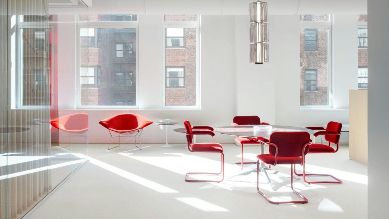 Iconic: 12 scaune care au făcut istorie în designul interior