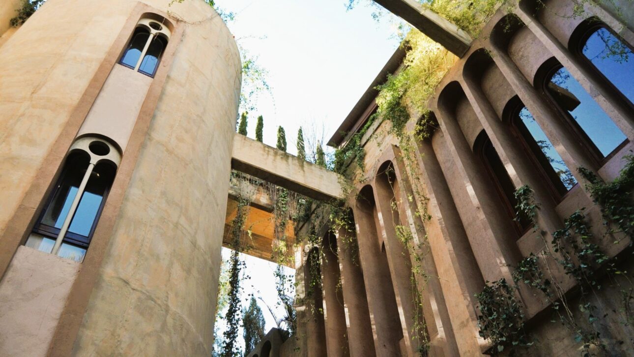 La Fábrica: cum a transformat Ricardo Bofill betonul brut în poezie arhitecturală