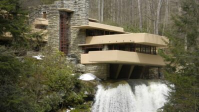 Clădiri iconice: Fallingwater sau arhitectura organică în forma sa istorică