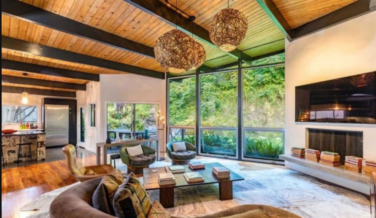 Modernism și rustic într-un refugiu creat de Frank Gehry, în Santa Monica