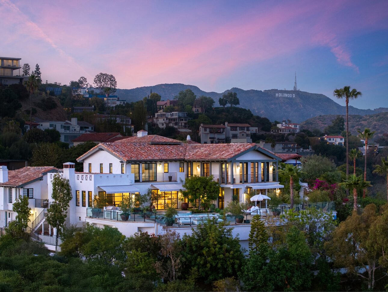 Noua casă a lui Brad Pitt: o vilă de lux în stil spaniol în Los Angeles