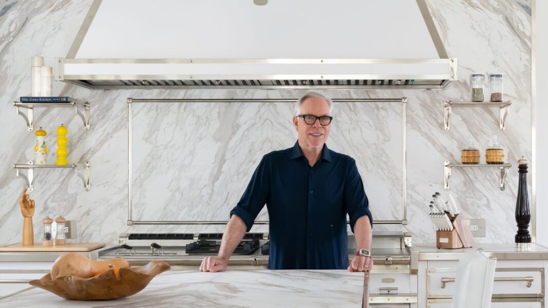 În bucătăria designerului Tommy Hilfiger: elegantă, funcțională și cu design reușit