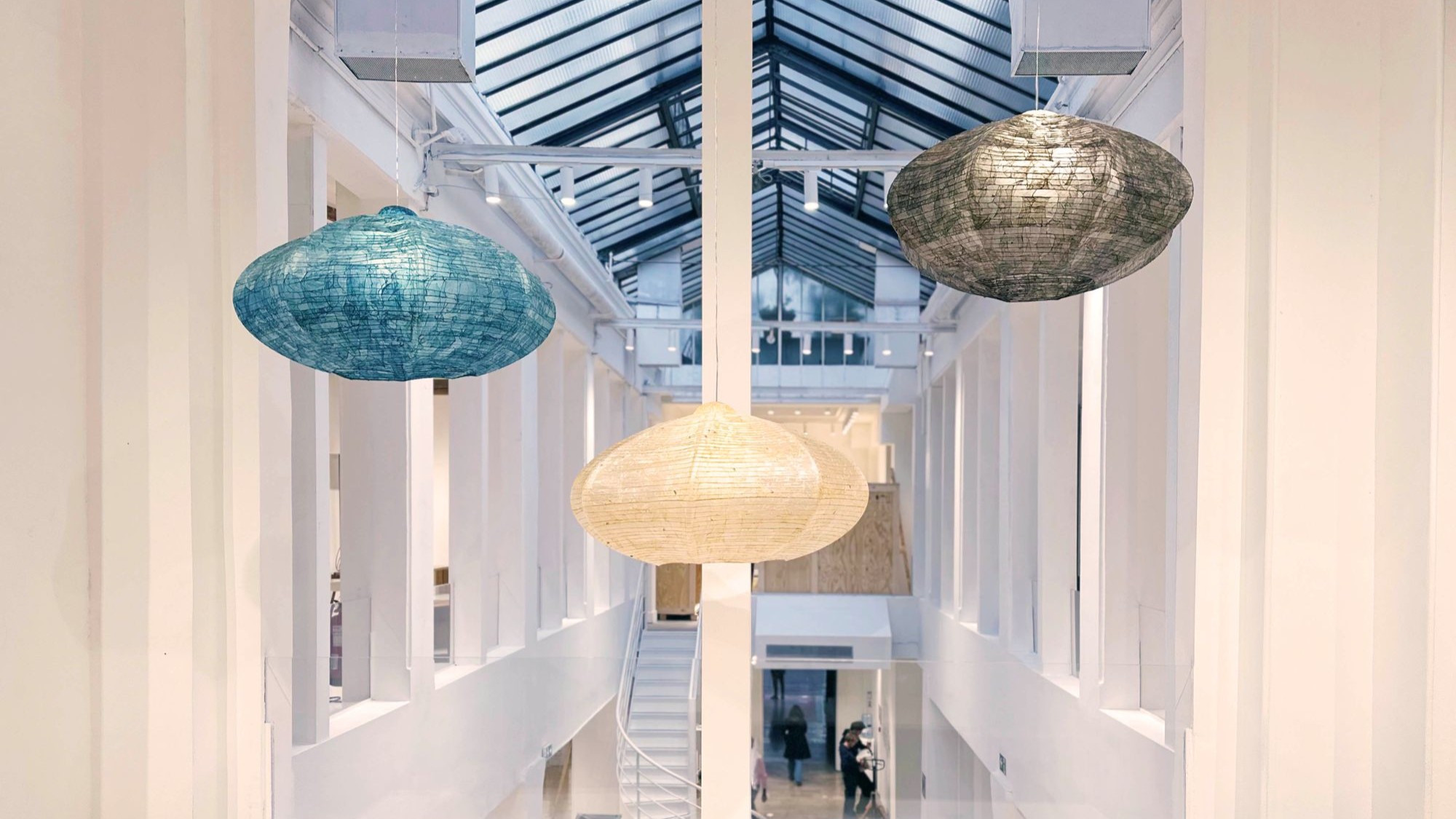 Paris Design Week: un designer francez transformă resturile organice în abajururi premium