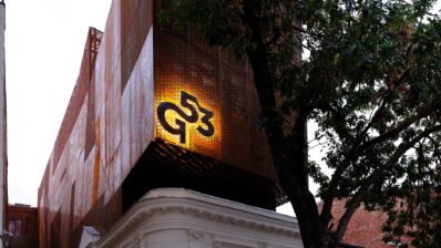 Teatrul Grivița 53: un imobil monument istoric devine spațiu cultural modern care pǎstreazǎ urmele trecutului