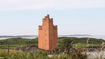 Jeremy Irons a cumpărat și restaurat un castel irlandez din secolul al XV-lea
