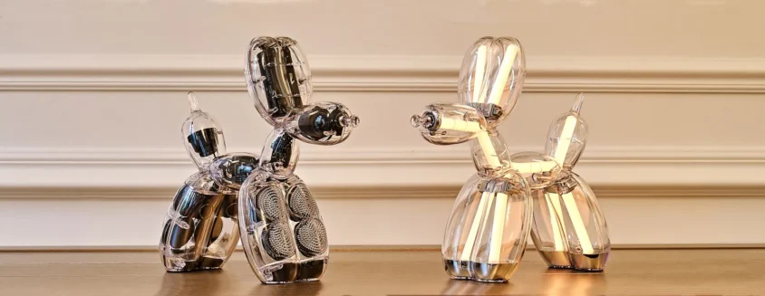 Cățelul iconic al lui Jeff Koons – Balloon Dog, reinterpretat în două piese funcționale