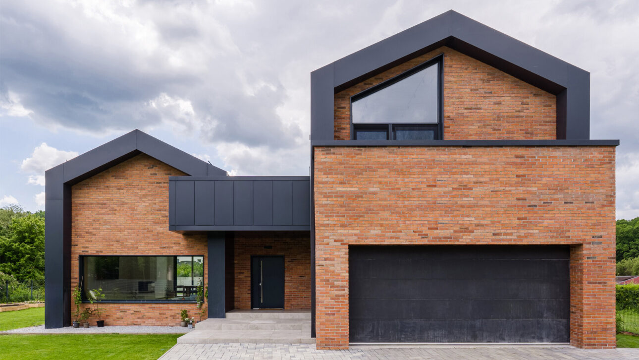 ”Casa din trei” – confort într-o vilă adaptată din mers, cu vedere la pǎdure și lac