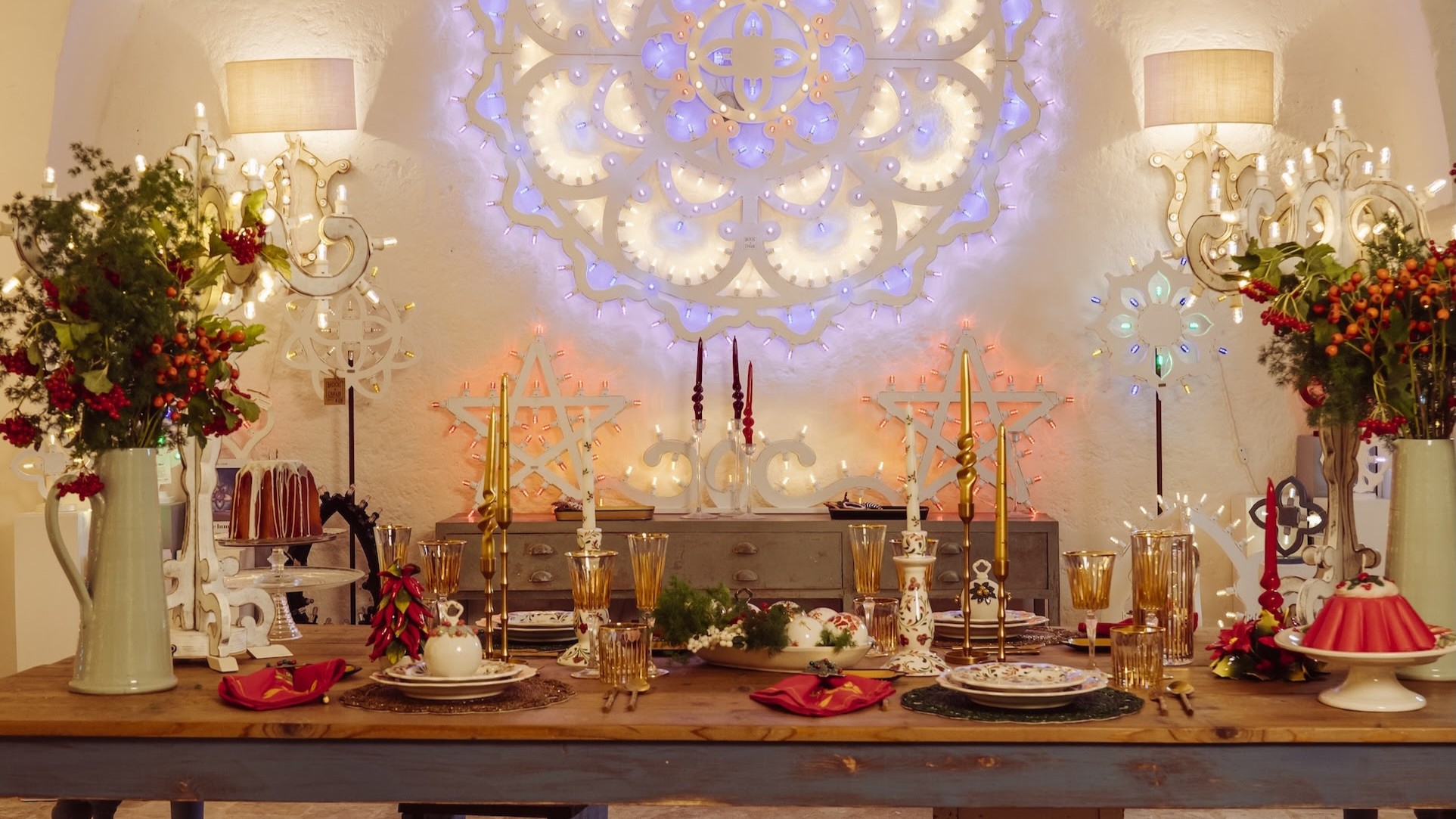 Sărbători colorate, în stil maximalist, în colecția de Crăciun 2025 Les Ottomans