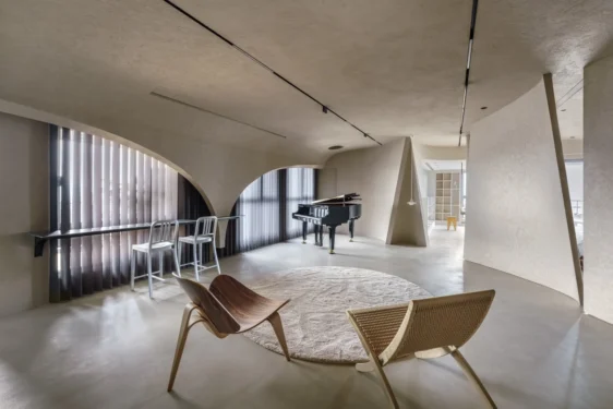 Un apartament de lux în care curbele și pantele sunt regulă, nu excepție