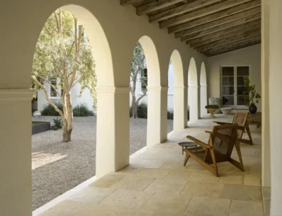 Farmecul unei oaze mediteraneene cu note moderne, într-o grădină din Palo Alto