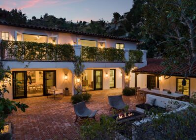 În casa unei legende Queen: vila spaniolă din anii ’30 a lui Roger Taylor