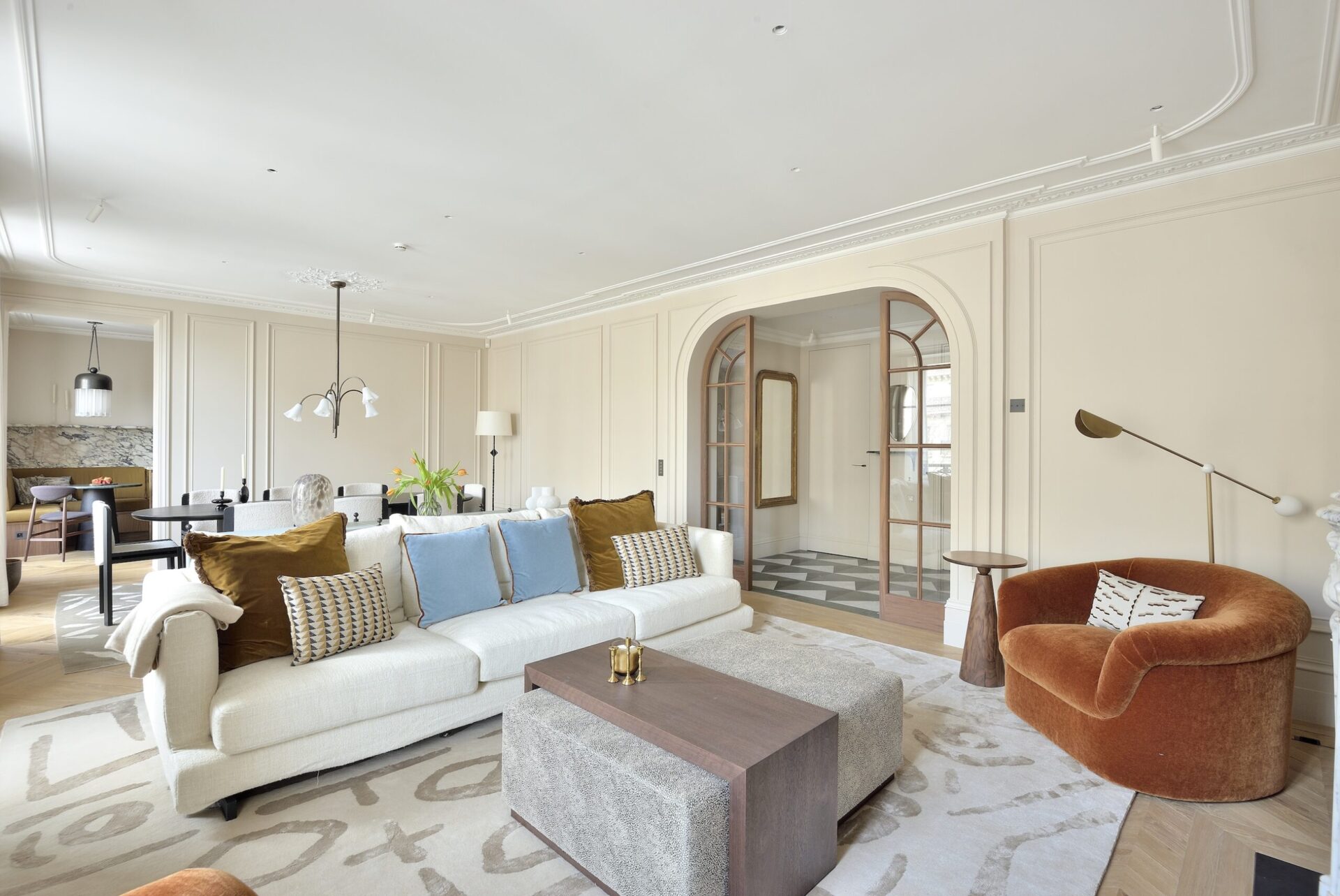 Acest apartament de lux sfidează mitul caselor mici din Paris (galerie foto)