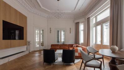 Amenajarea de lux reînvie eleganța interbelică, într-o casă de 100 de ani din Capitală