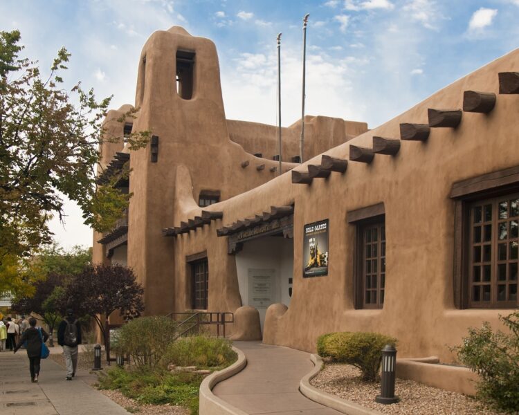 Orașul Santa Fe sau cum arată stilul Pueblo Revival în 50 de nuanțe de maro