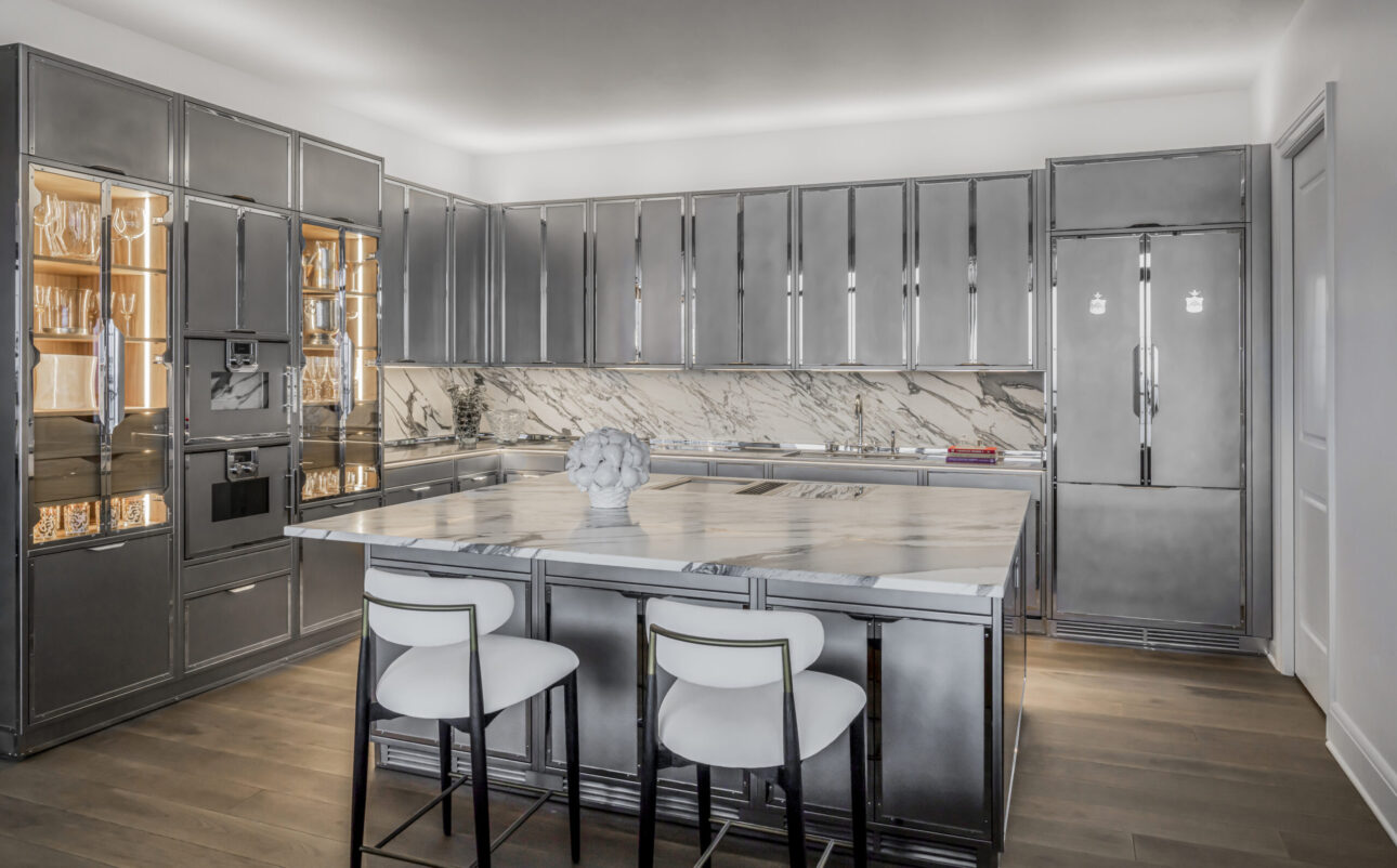 Frumusețea oțelului, pusă în valoare într-o bucătărie de lux din Atlanta