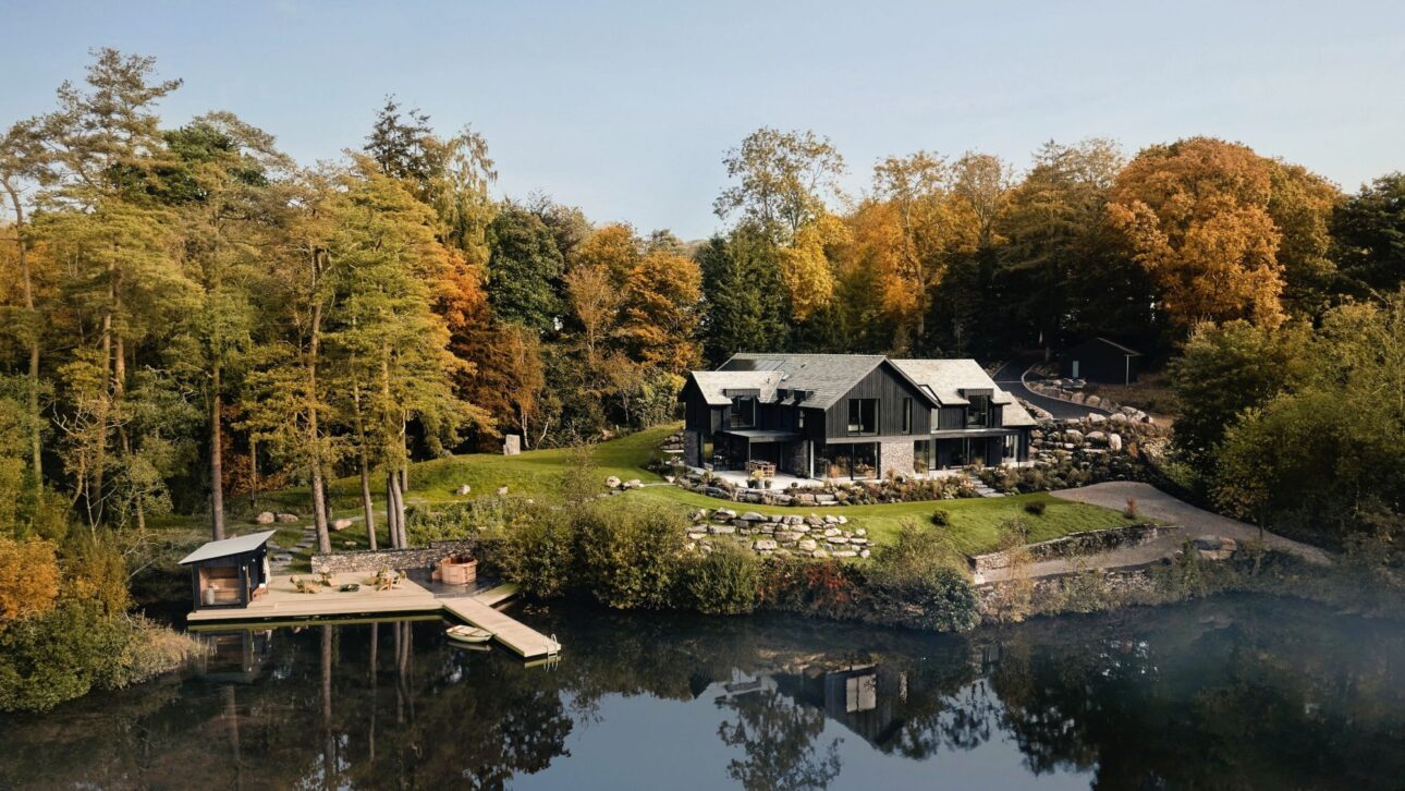 Cum arată o casă de lux câștigată la tombolă, cu un bilet de 25 de lire sterline