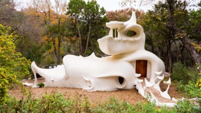 The Bloomhouse – hotelul scoică din Texas interzis copiilor sub cinci ani