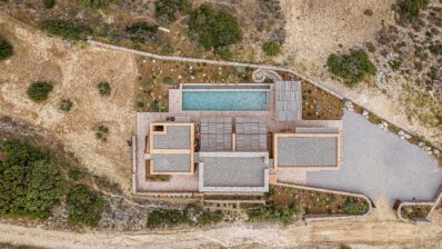 Casa de vacanță aproape nevăzută din sălbăticia insulei Creta