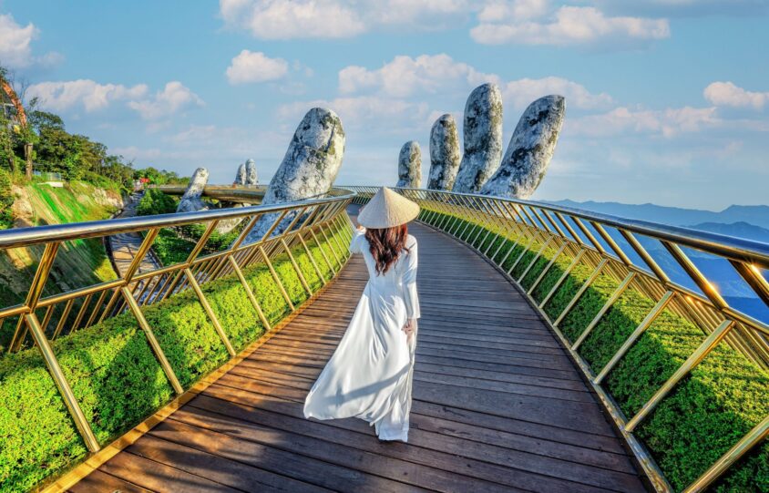 Da Nang – podul suspendat din palmele zeilor (galerie foto)