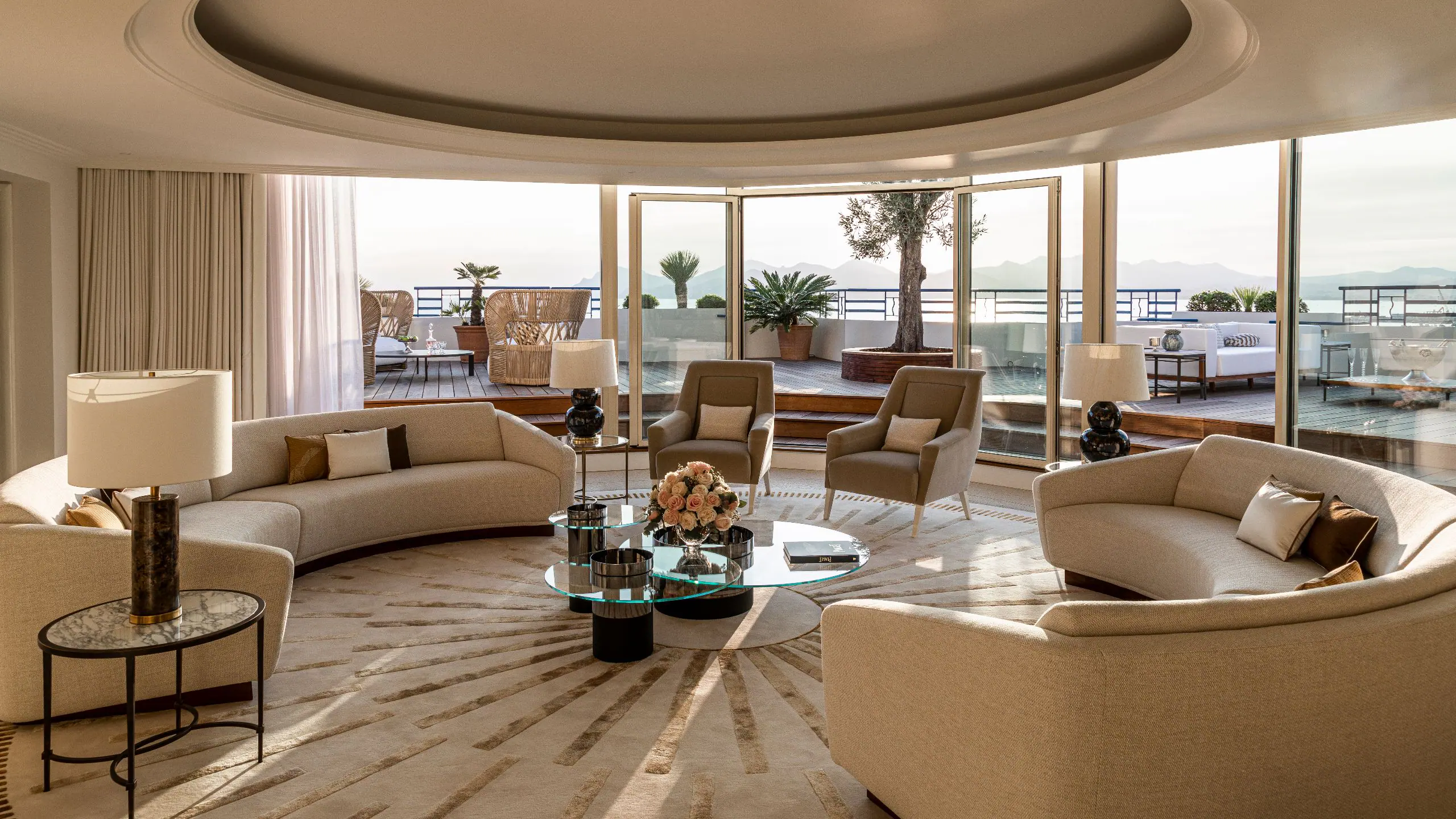 Unde stau celebritǎțile când vin la Cannes: cele mai frumoase apartamente de lux