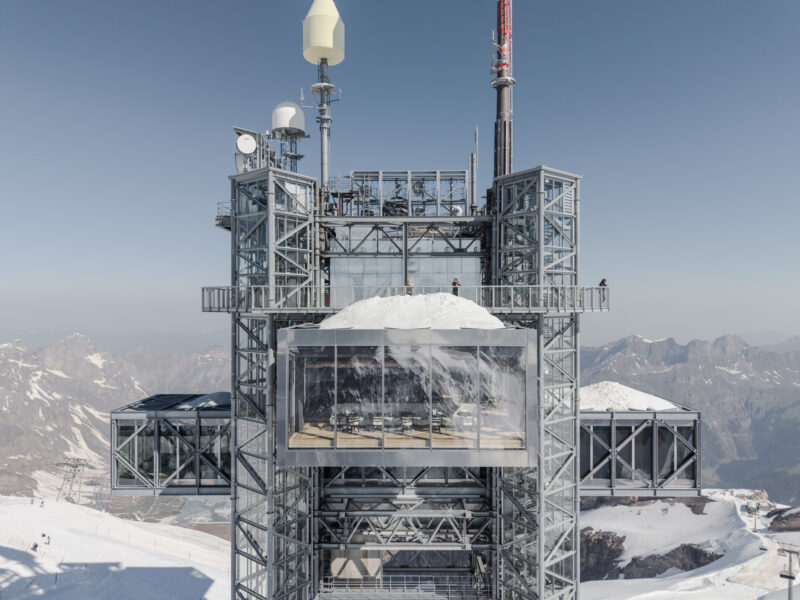 Exclusivism la 3.000 de metri, în turnul Titlis din Alpi: ski, fine dining și Rolex