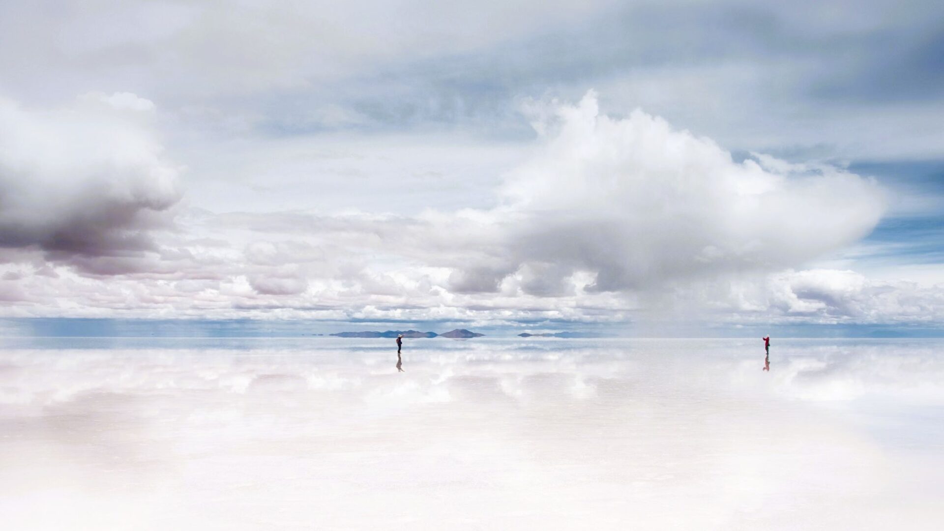 Incredibila frumusețe a Salar de Uyuni, deșertul de sare din Bolivia (galerie foto)