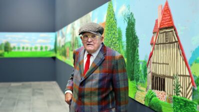 Pictorul David Hockney, icon al pop art-ului britanic, a încetat din viață