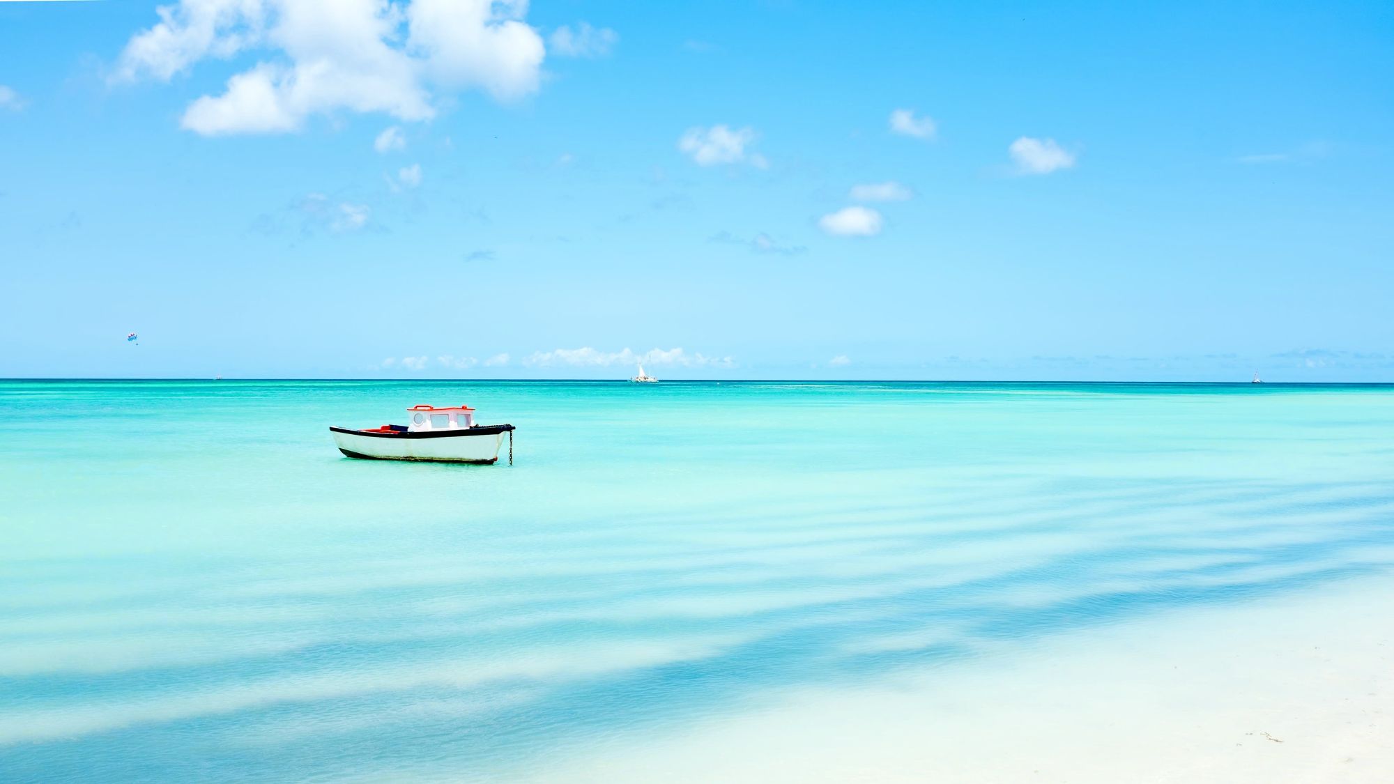 Aruba: paradisul caraibian de dincolo de zona uraganelor
