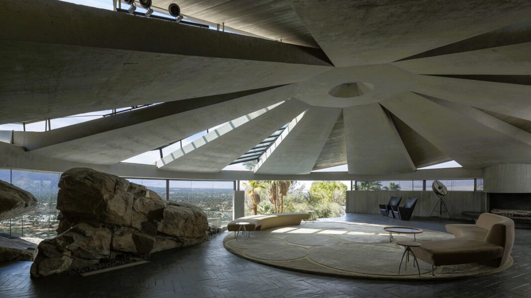 Elrod House, iconica vilă din filme vechi cu James Bond