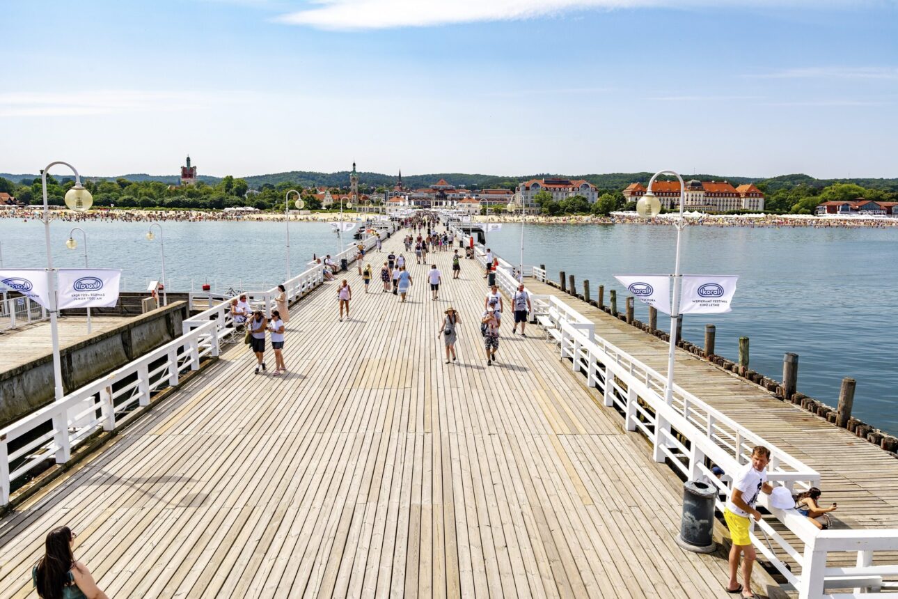 La plajă la Marea Nordului, pe cel mai lung ponton din Europa