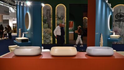 Sustenabilitate, inovație și estetică evoluată, la salonul de ceramică Cersaie 2026