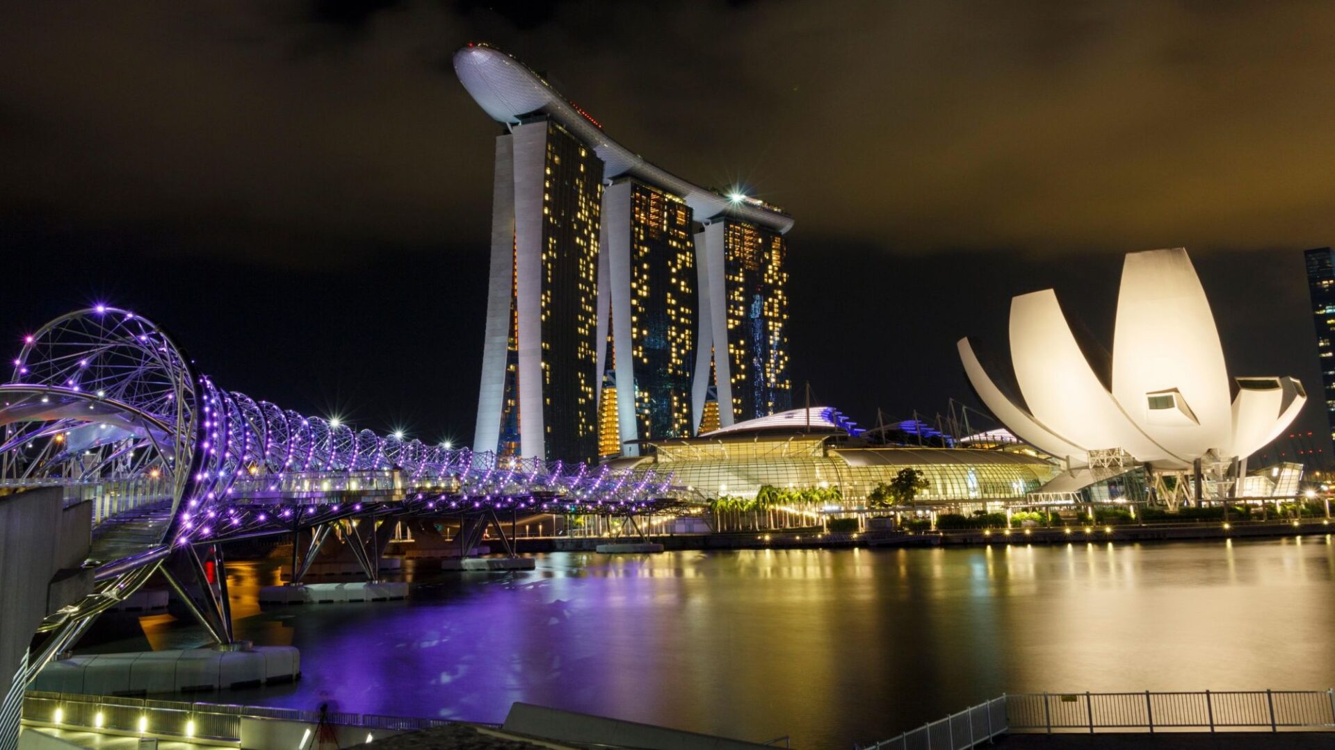 Marina Bay – orașul care a transformat apa în teritoriu urban
