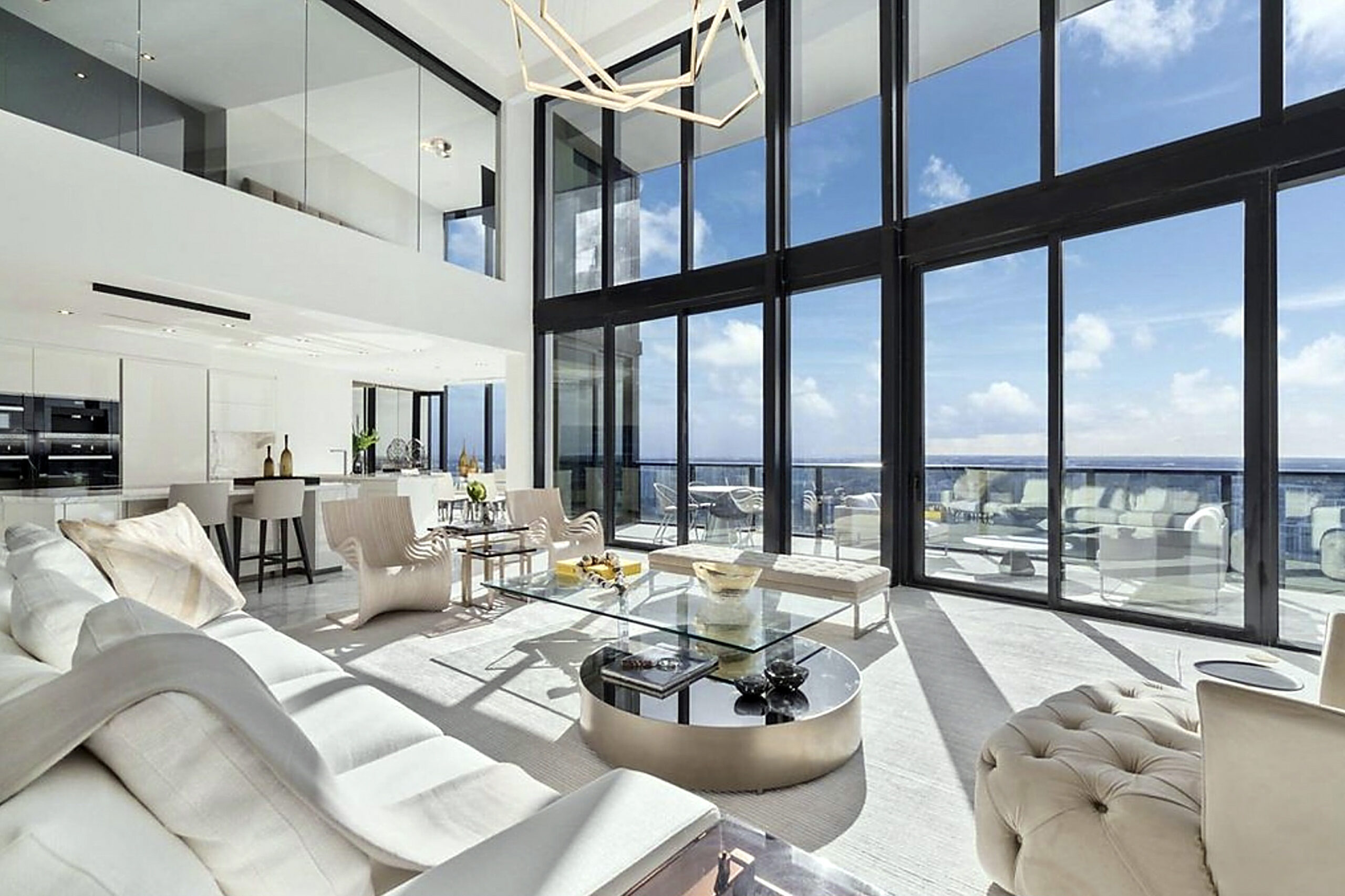 Acasă la Leo Messi: design premium, piscină și parcare, într-un apartament de lux din Miami