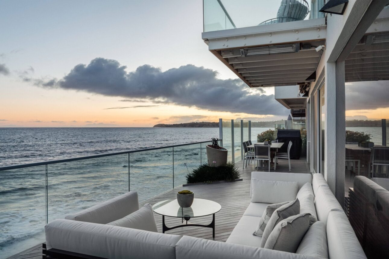 O casă din filme: vilă de lux în Malibu, cu vedere spre ocean