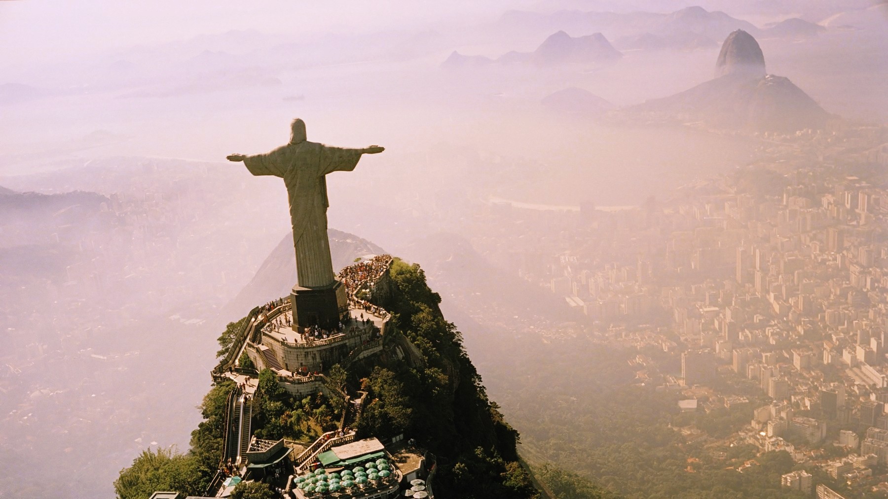 Statuia lui Isus din Rio de Janeiro – simbolul cu chip sculptat de un român